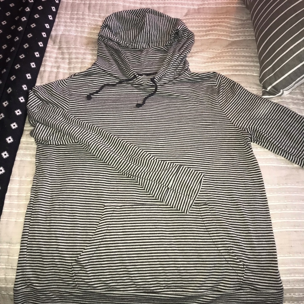 Super cute Old Navy long sleeve!
